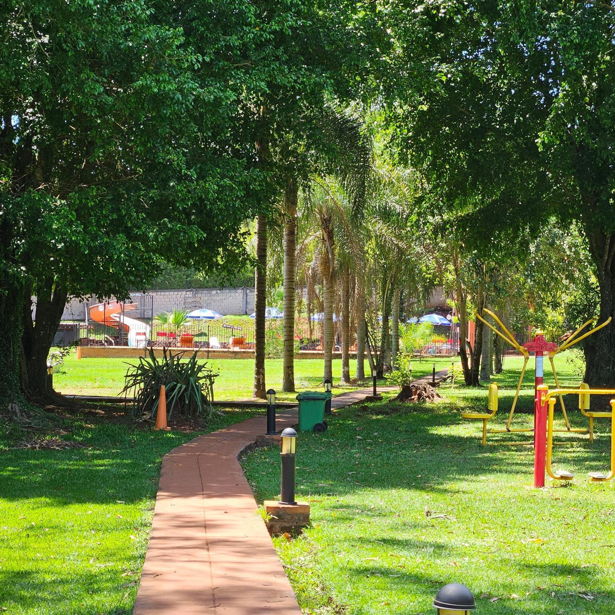 Cabanas El Refugio Del Mensu 푸에르토이과수 외부 사진