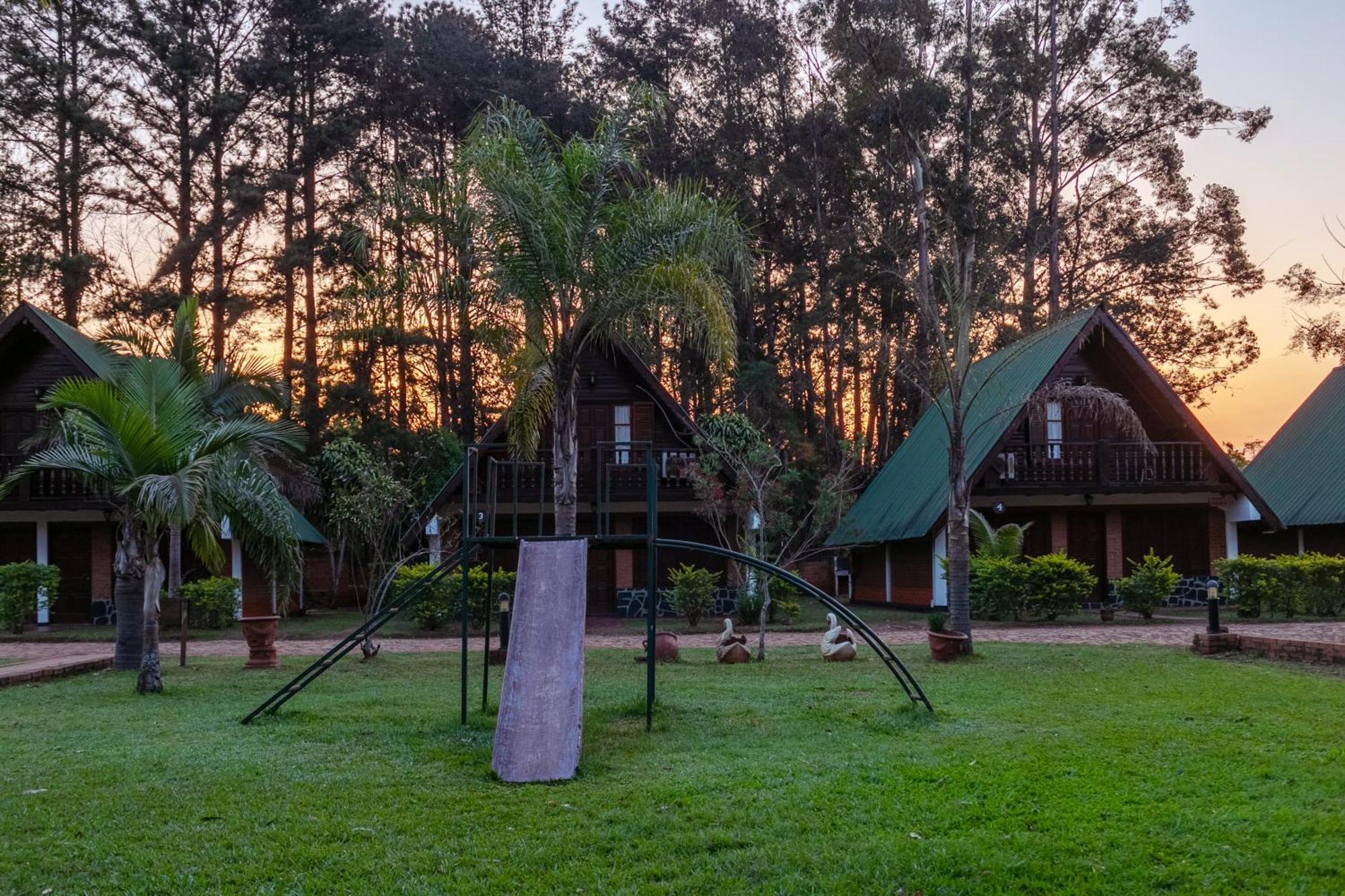 Cabanas El Refugio Del Mensu 푸에르토이과수 외부 사진