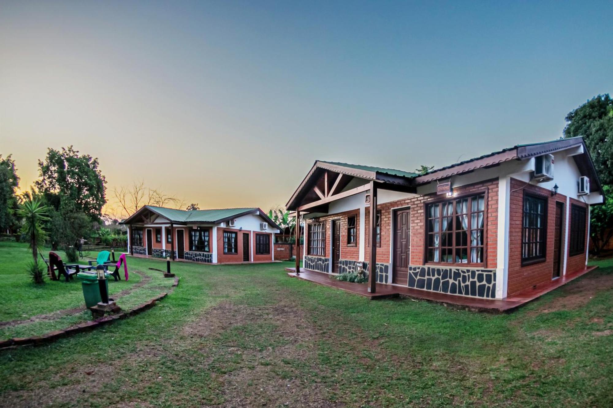 Cabanas El Refugio Del Mensu 푸에르토이과수 외부 사진
