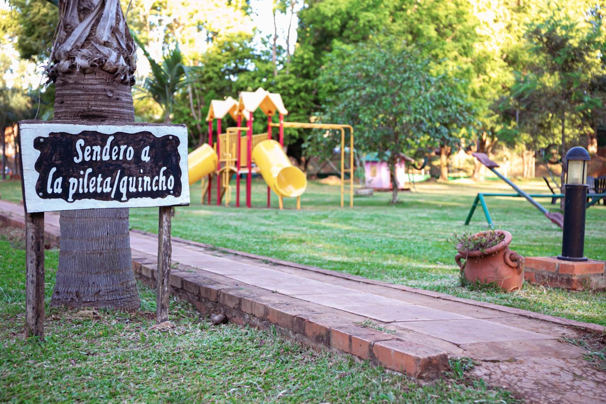 Cabanas El Refugio Del Mensu 푸에르토이과수 외부 사진