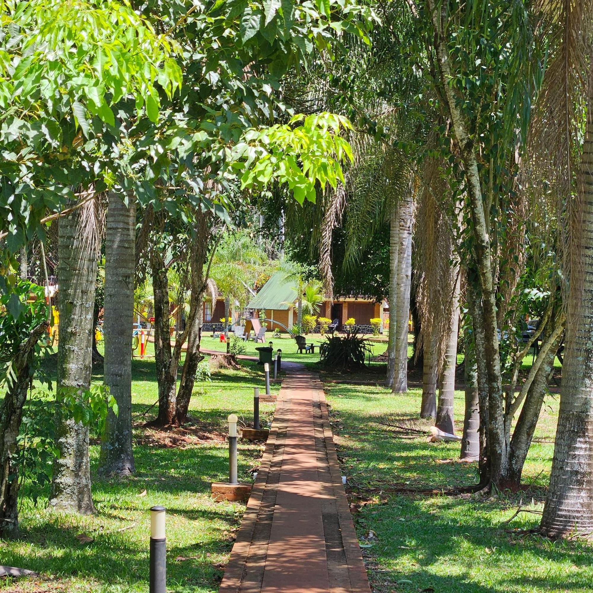 Cabanas El Refugio Del Mensu 푸에르토이과수 외부 사진