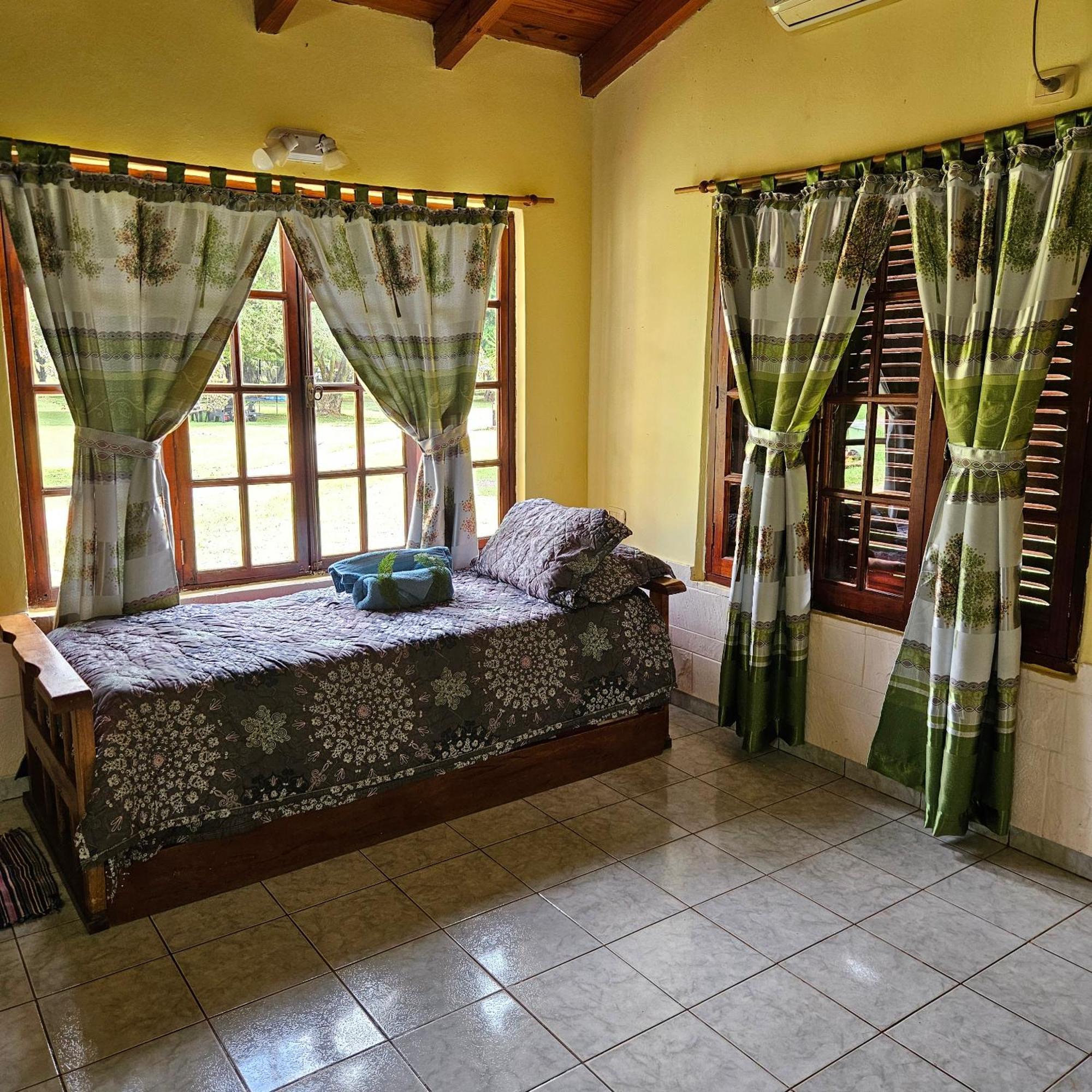 Cabanas El Refugio Del Mensu 푸에르토이과수 외부 사진