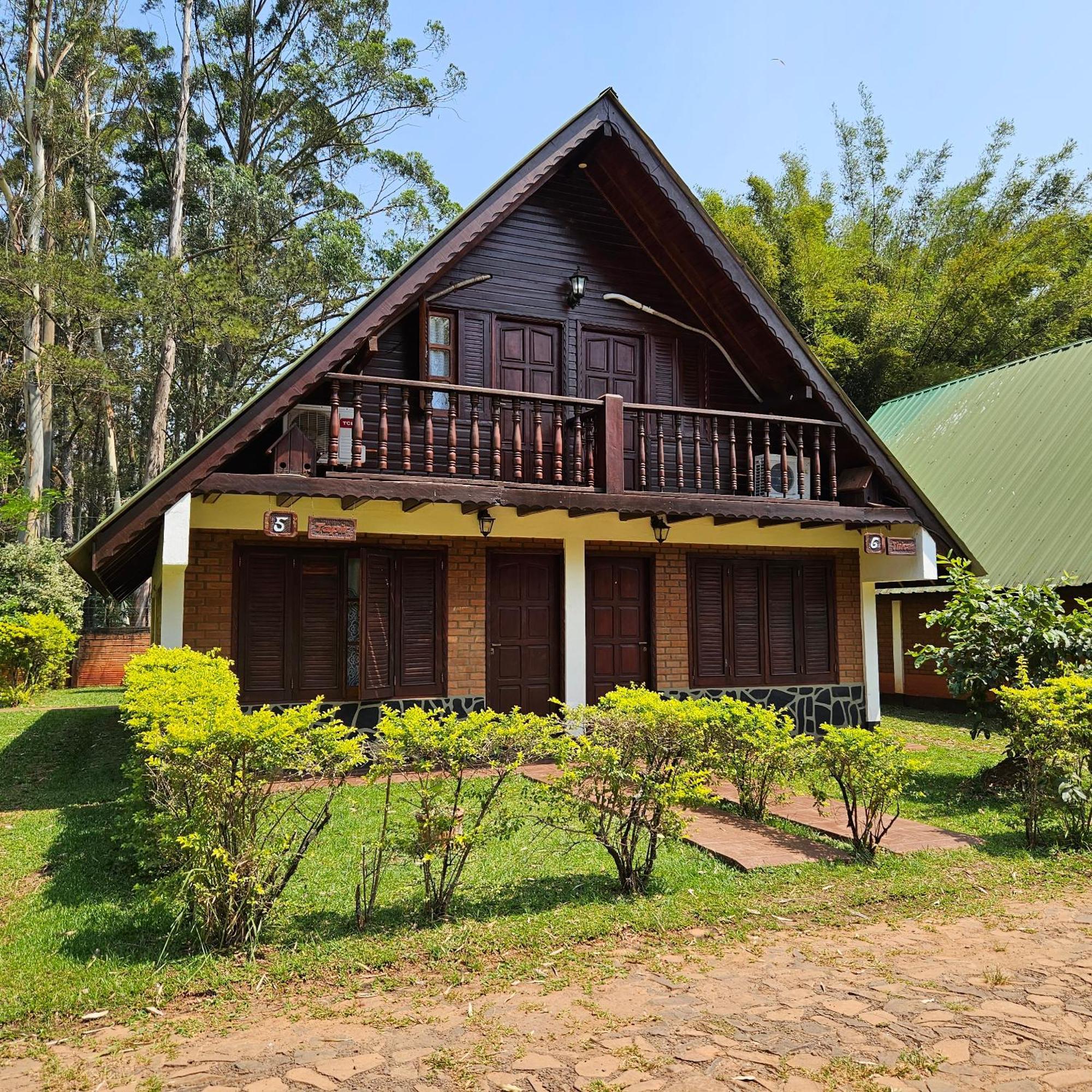 Cabanas El Refugio Del Mensu 푸에르토이과수 외부 사진