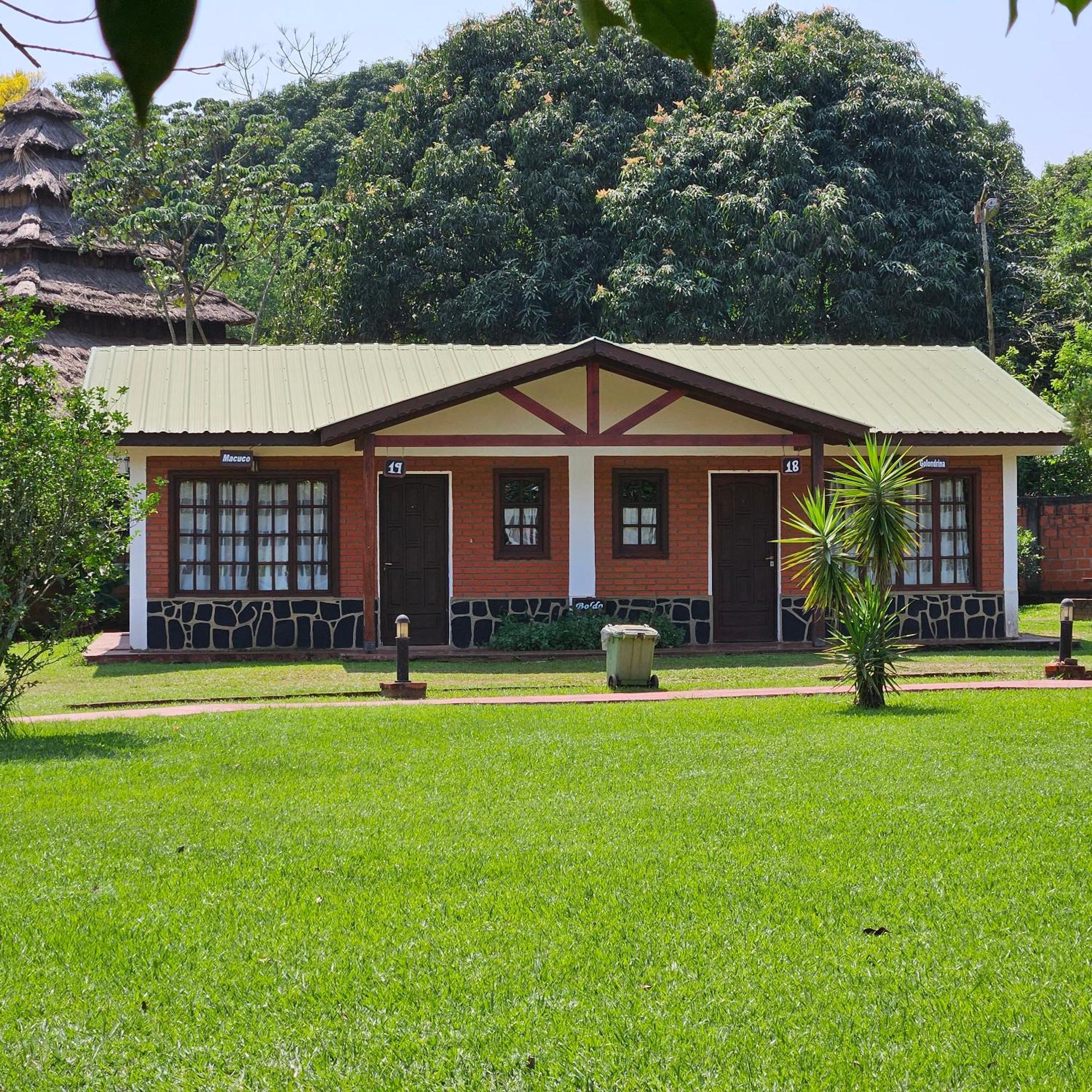 Cabanas El Refugio Del Mensu 푸에르토이과수 외부 사진