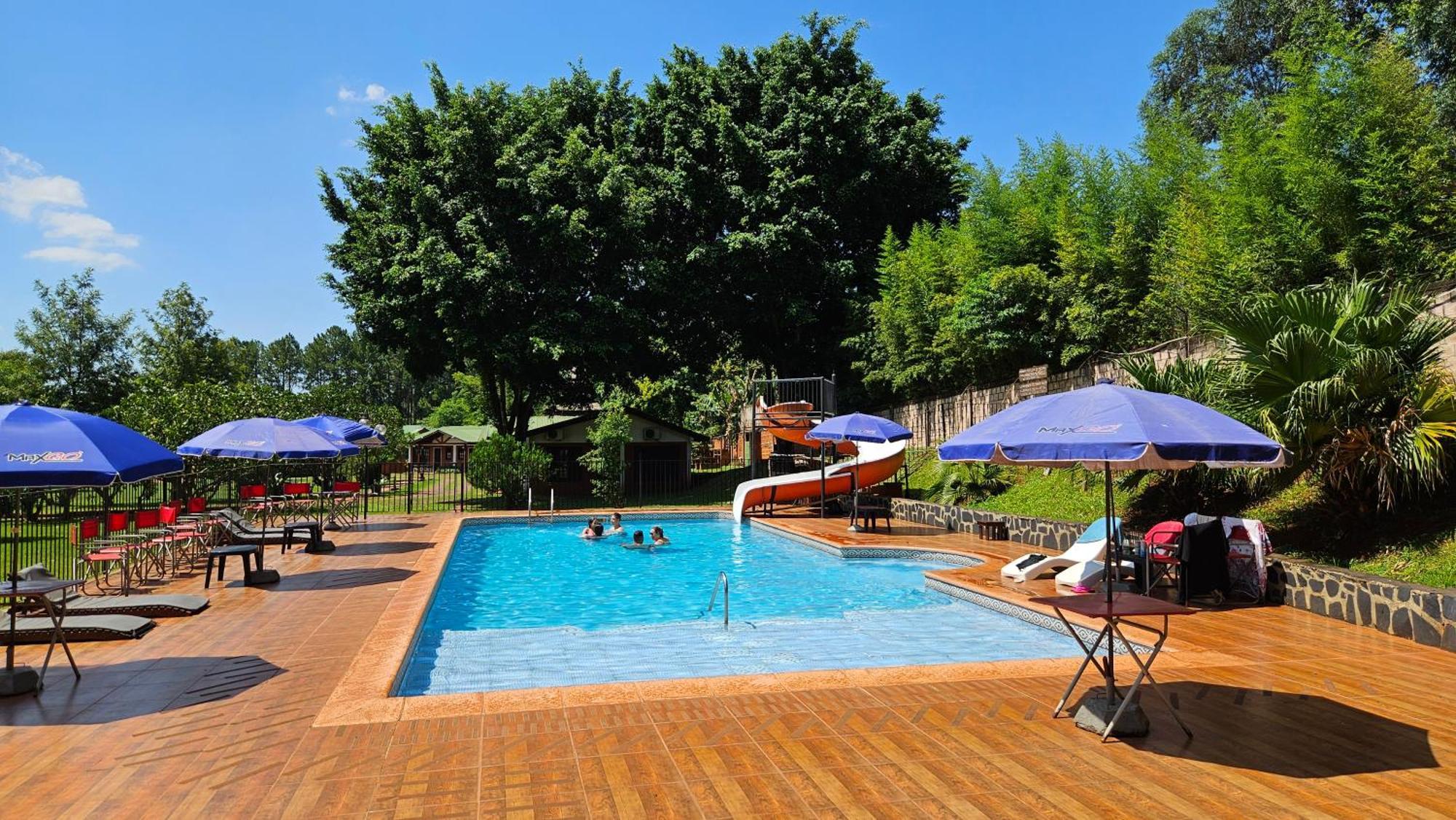 Cabanas El Refugio Del Mensu 푸에르토이과수 외부 사진